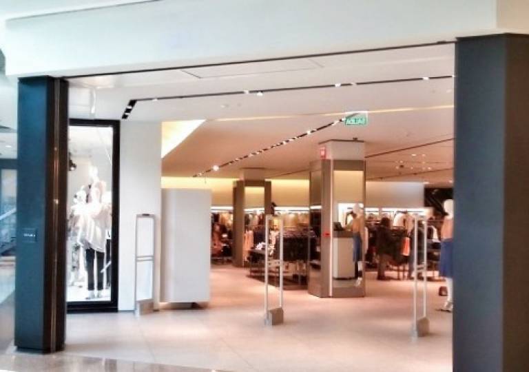 LOCAL COMERCIAL EN C.C. MONTEVIDEO SHOPPING