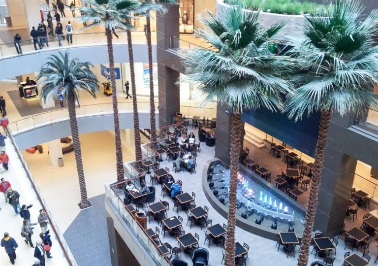 LOCAL COMERCIAL EN C.C. COSTANERA CENTER